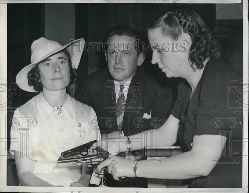 Load image into Gallery viewer, 1939 Press Photo Mrs. Naomi Bispo, U. U. Blalock, Gladys T. Root

