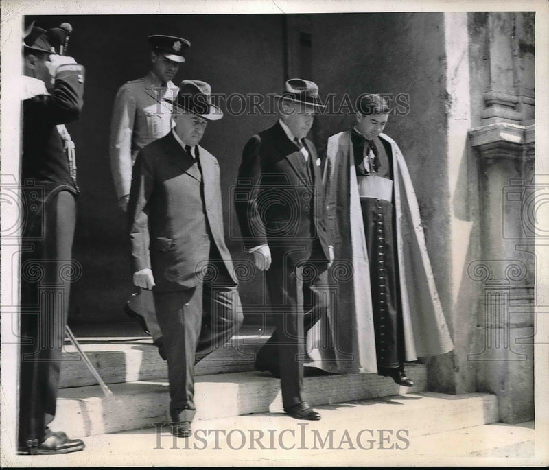 Load image into Gallery viewer, 1944 Press Photo Rome Italy Harry Johnson Walter Nash Italian Secretary Of War
