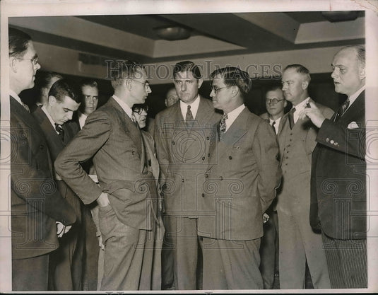 1935 Press Photo Ga. Gov Eugene Talmadge & reporters in NYC- Historic Images
