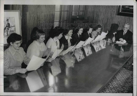 1953 Press Photo 7 High School Students attend Rock Island Railroad Stockholders- Historic Images