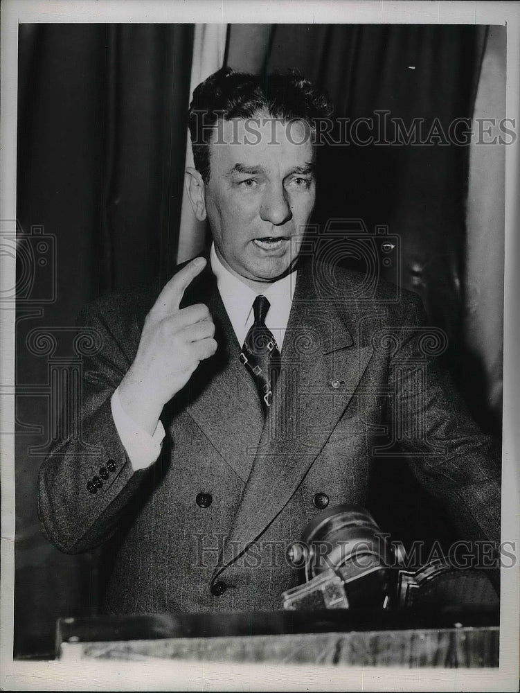 1944 Press Photo GOP Rep. Charles Halleck of Ind in Chicago at convention