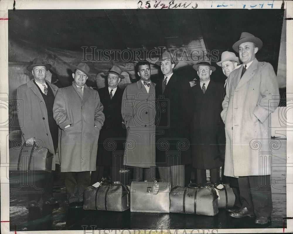 1946 Press Photo Congressmen Arrive In Oakland CA En Route Home From Pacific