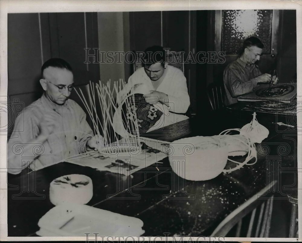 1937 Press Photo JR Norris WG Shew CE Price Do Crafts- Historic Images