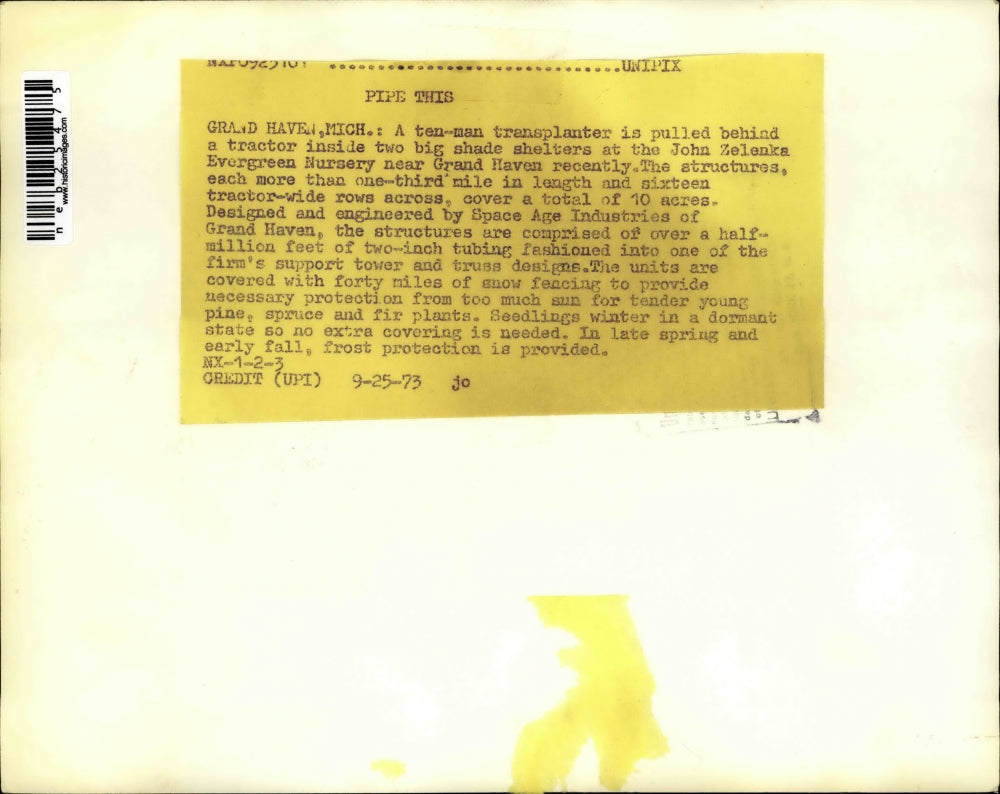 1973 Press Photo Ten- Man transplanter on a farm