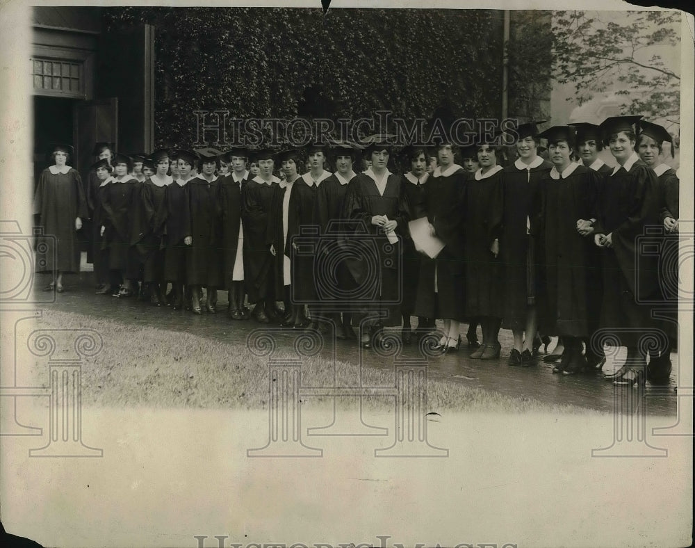 1927 Press Photo Graduating Class Of Sargent School At Commencement Exercise- Historic Images