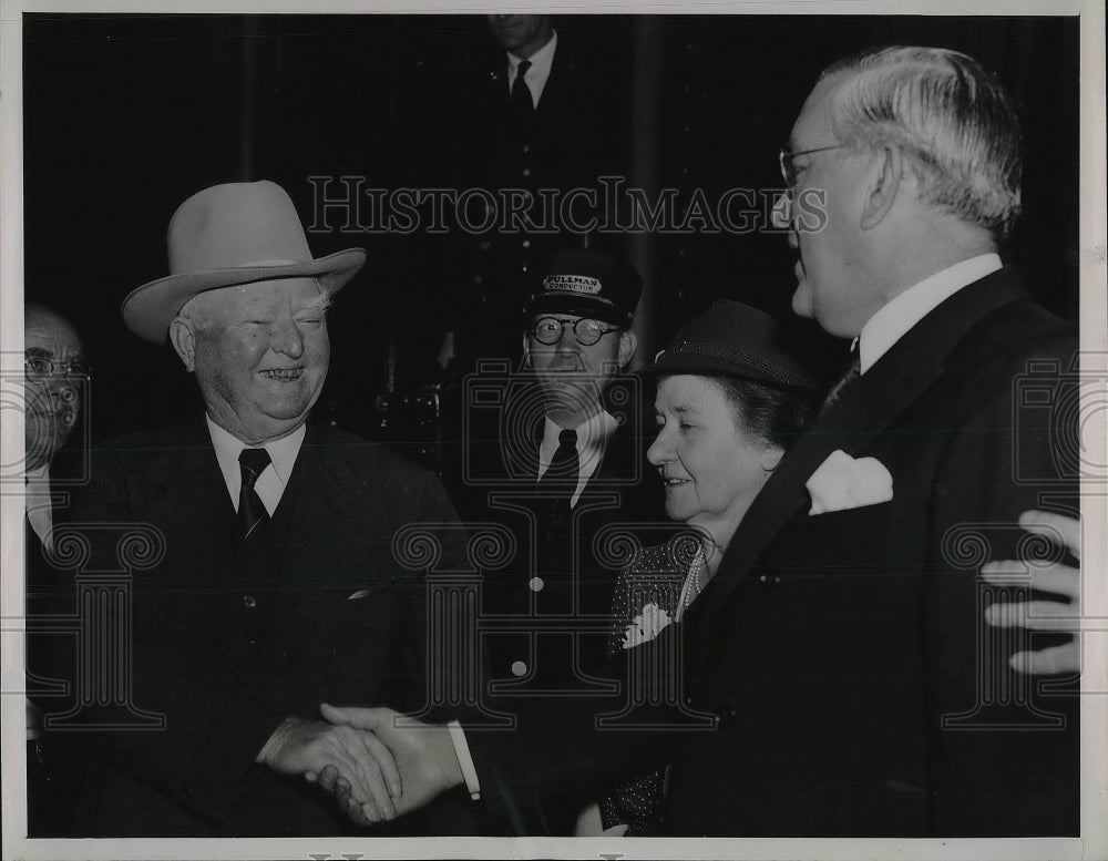 1939 Press Photo Vice President John Nance Gerner, welcomed by by Col. Ed Halsey