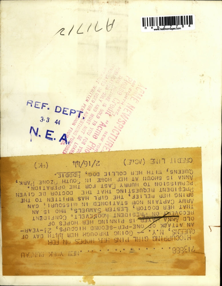 1944 Press Photo Anna Mayer with her dog Roddie