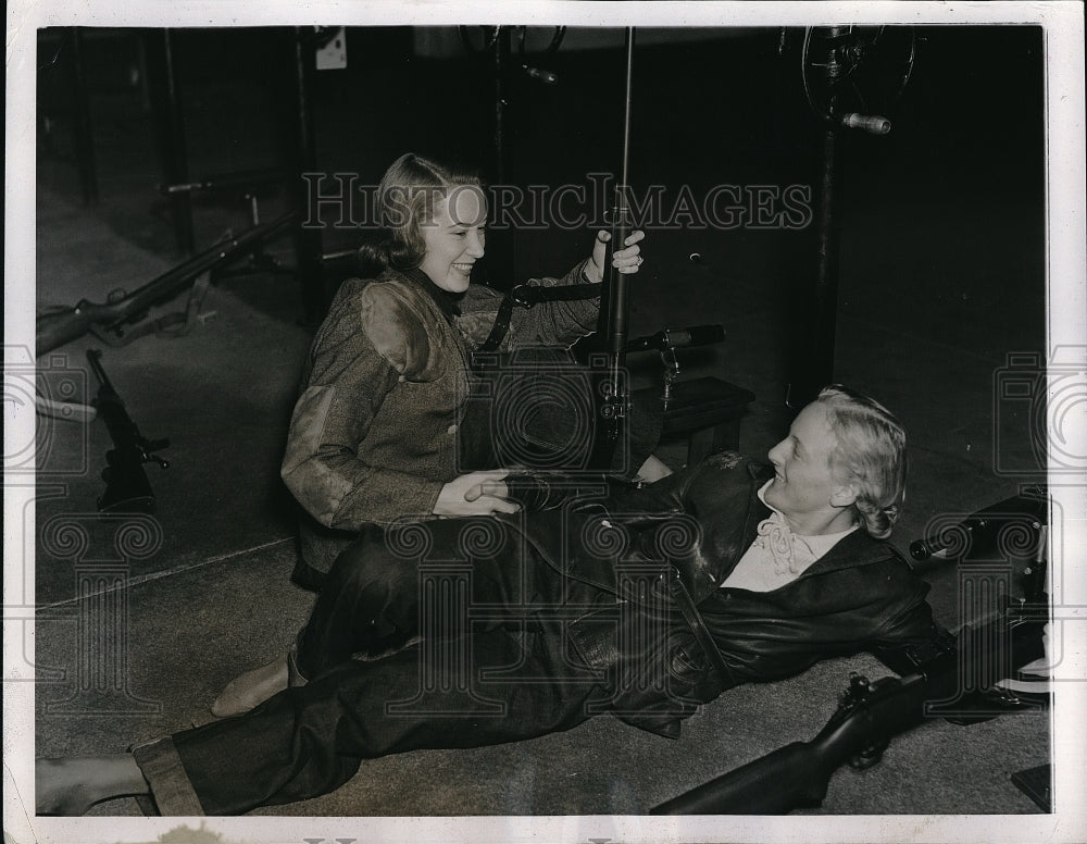 1938 Press Photo Capt. V Junkin  of Beaver College &amp; Wanda Calhoun, Drexel- Historic Images