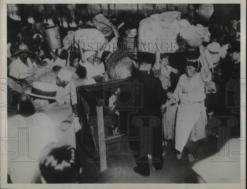 1934 Press Photo Korean Flood Refugees Seek Shelter- Historic Images