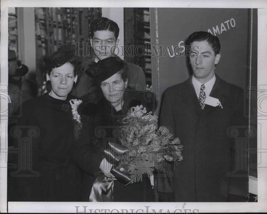 1945 Press Photo Mary Damato, Harry Damato, Mrs Frances Damato, Maurice Damato - Historic Images