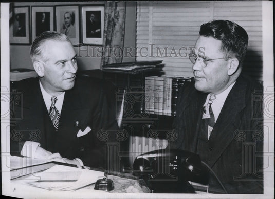 1961 Press Photo M/Sgt Arthur Walling at meeting- Historic Images