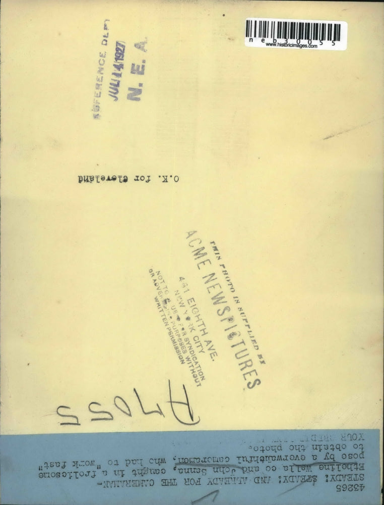 1927 Press Photo Eheline Walla & John Sanna Posing For Cameraman