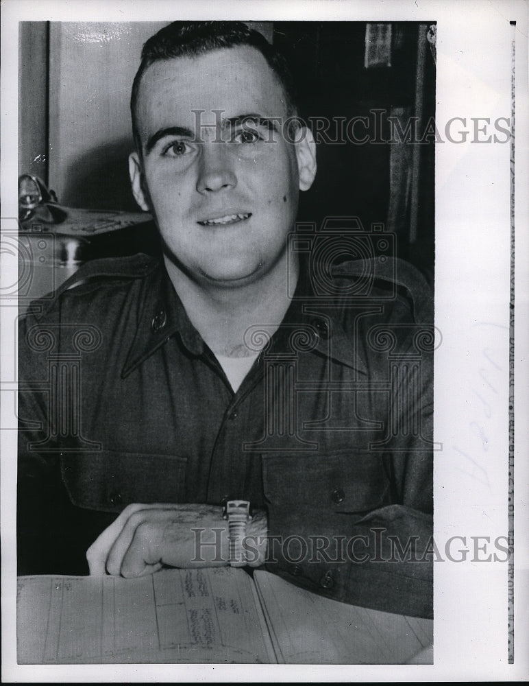 1958 Press Photo Donald Farrell as he contemplates his 7 days of voluntary exile