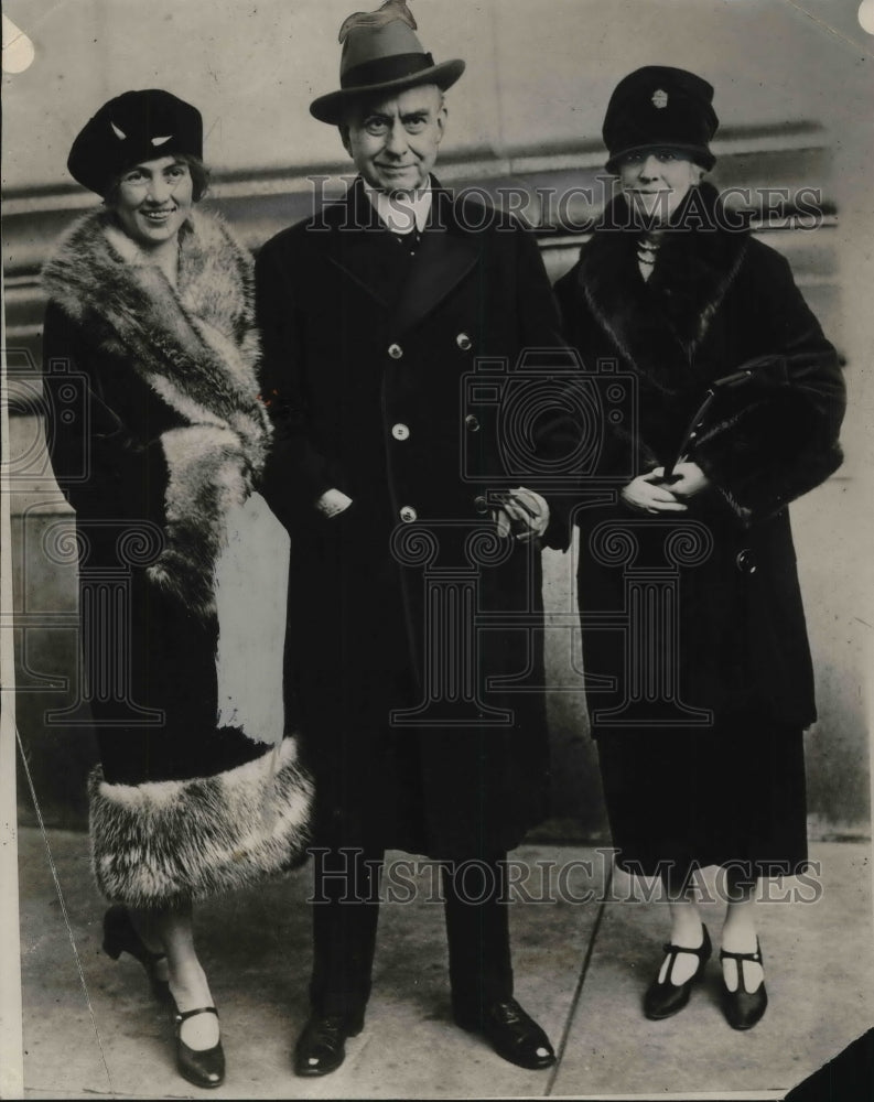 1927 Press Photo Senator Waterwain and Wife, Secretary Mrs. C. Brooks Fry- Historic Images