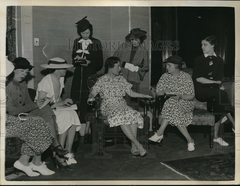 Load image into Gallery viewer, 1936 Press Photo Mrs Alf Landon,wife of Rep Pres. candidate at exec Mansion
