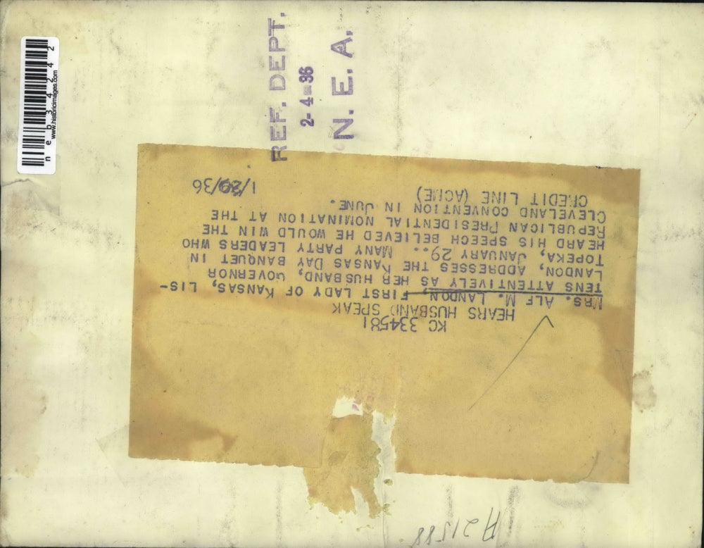 1936 Press Photo Mrs Alf Landon First Lady of Kansas listens husband Gov Landon