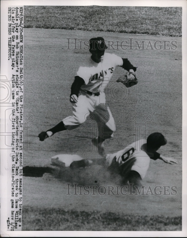 1954 Press Photo Pirate Dick Smith out at 2nd vs Giant&#39;s Alvin Dark- Historic Images