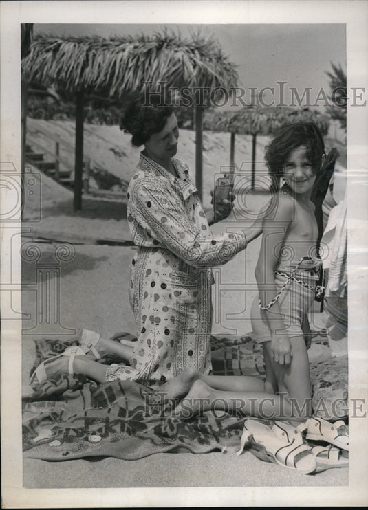 1938 Press Photo Bob Feller Mother and Sister Marguerite at Van Meter Florida.