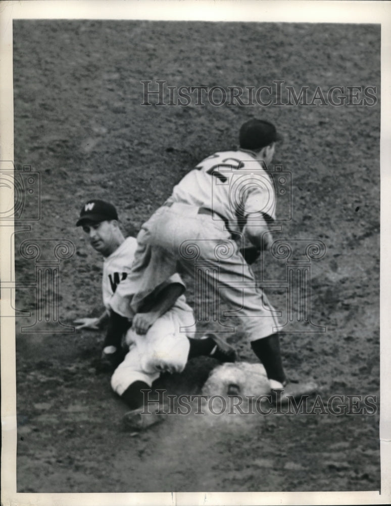 1945 Press Photo Bobby Haier tags out Mickey Haefner at third base - neb37123- Historic Images