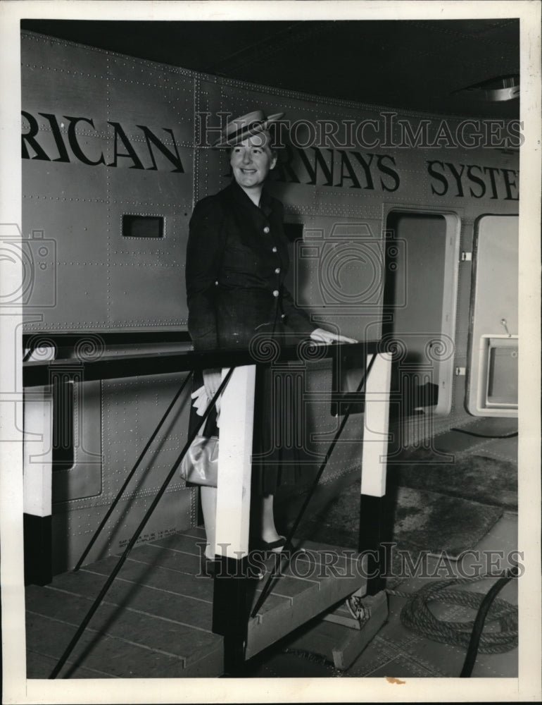 1939 Press Photo Martha Stout Before Her Flight To Europe- Historic Images