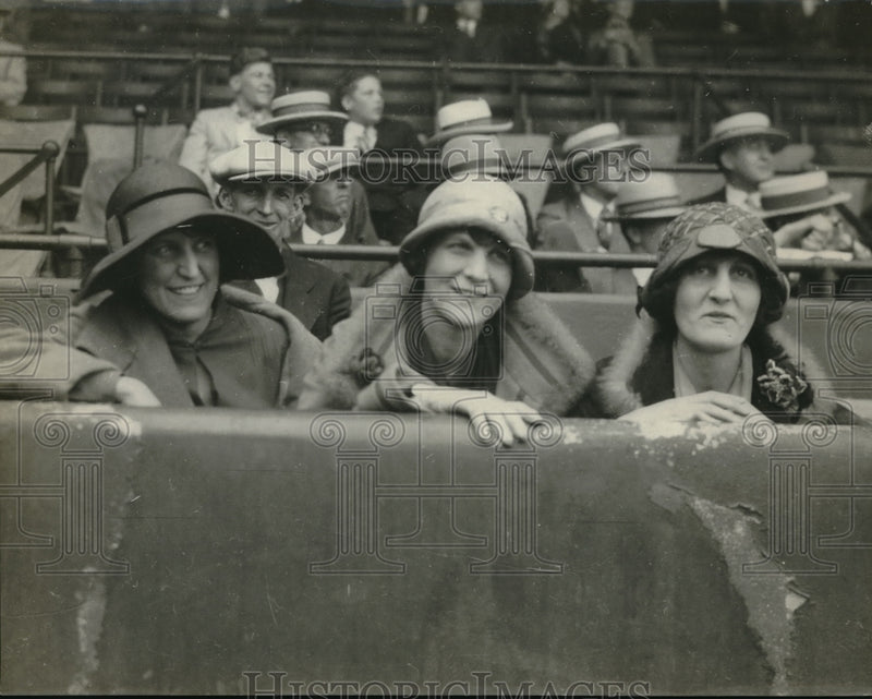 Load image into Gallery viewer, 1926 Press Photo Ray Betty &amp; Pauline Miller of Pittsburgh PA attend game
