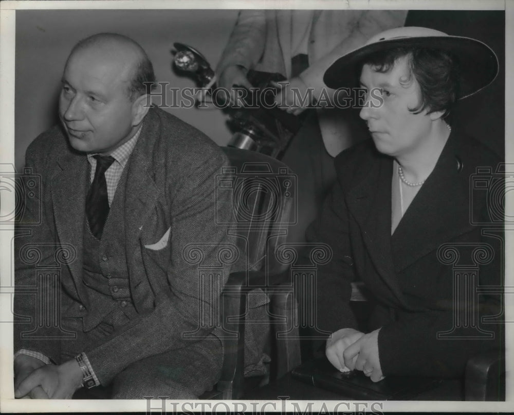 1939 Press Photo Mr &amp; Mrs Charles Gollar seek battery complaint - neb39266- Historic Images