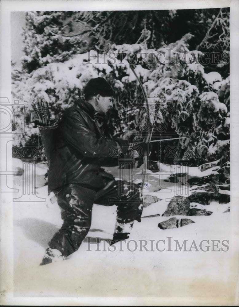 1943 Press Photo Bob Modrell Cascade Field Archers in Seattle Washington- Historic Images