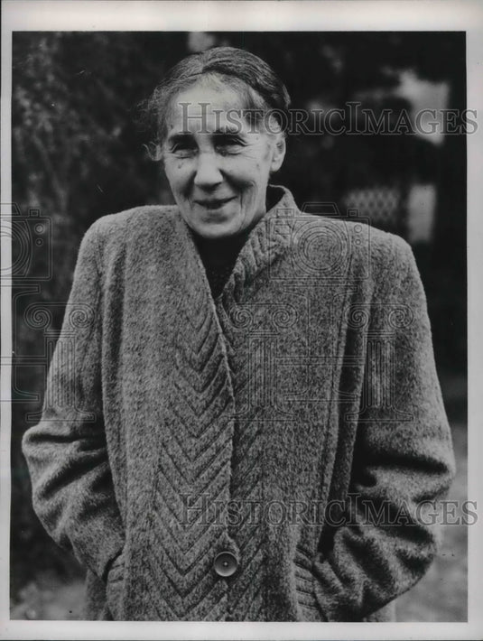 1940 Press Photo Miss M Haskins of Crowborough England - neb39357