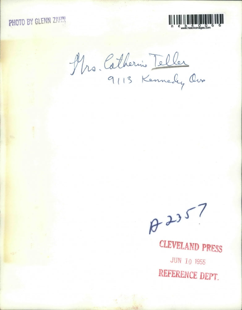 1955 Press Photo Mrs Catherine Teller & photo of son in the military - neb40066