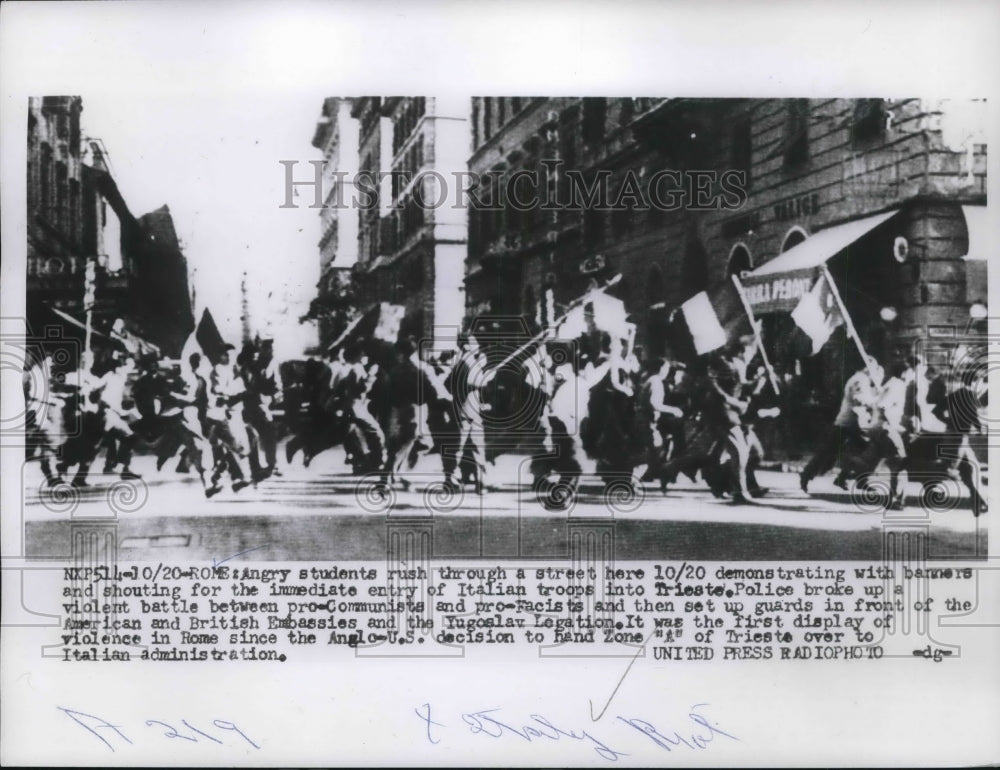 1953 Press Photo Angry students demonstrate in Rome Italy vs Communists