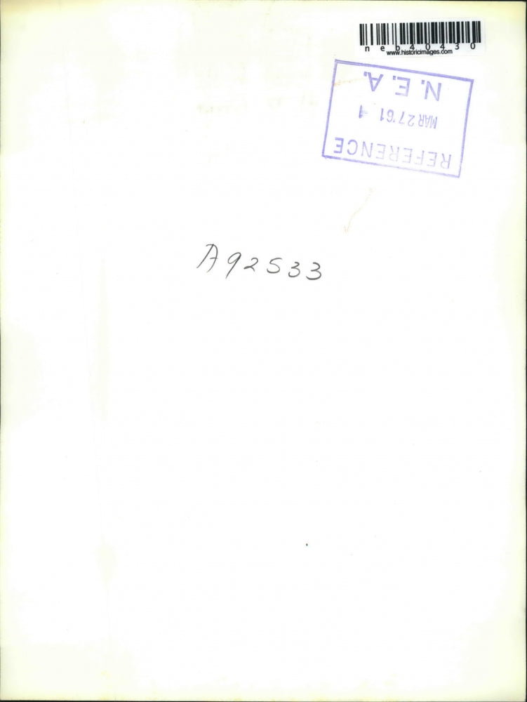Load image into Gallery viewer, 1961 Press Photo Dr Frances Choper talks to patient JC Scholee

