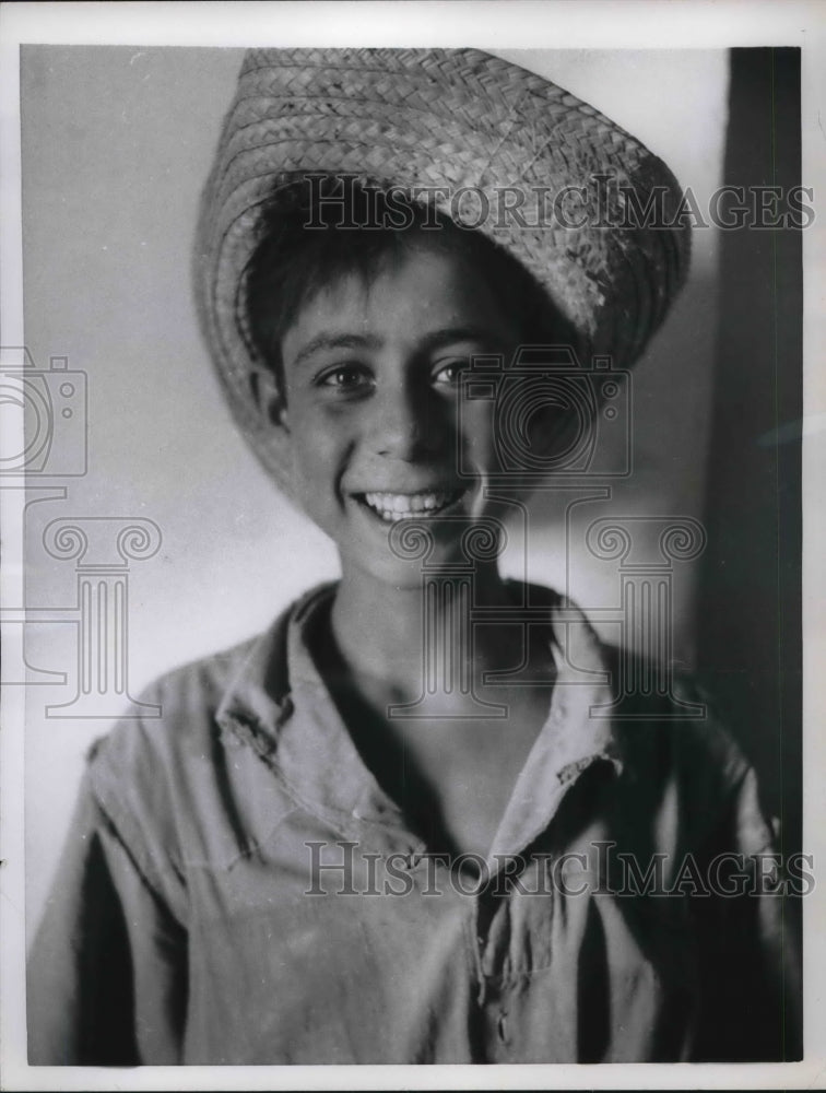 1955 Press Photo Young Vineyard worked in making of Jerez Sherry Wne- Historic Images