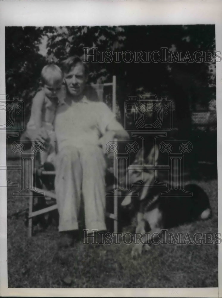 Load image into Gallery viewer, 1938 Press Photo Dean Tripp, George O'Connell &amp; their German shepherd in NY
