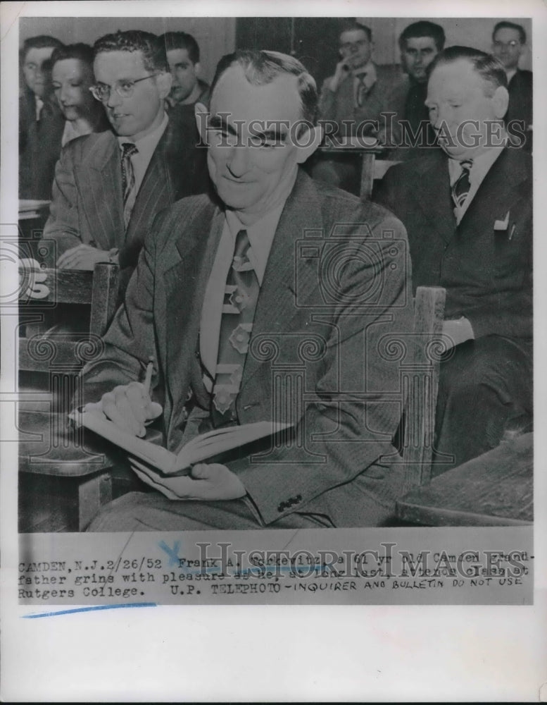 1952 Press Photo Frank Torkewitz &amp; others at Rutgers College in Camden NJ- Historic Images