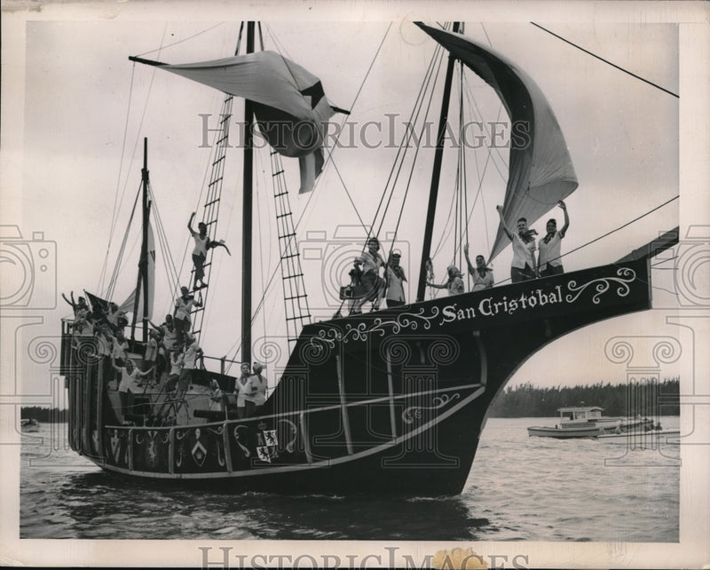 Load image into Gallery viewer, 1948 Press Photo Good Ship Cristobal during Orange Festival Water Pageant
