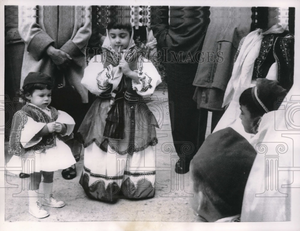 1958 Press Photo Epiphany Day St. Nischolas Church - neb40661