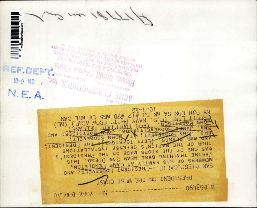 1942 Press Photo President Roosevelt and members of his family at Camp Pendleton