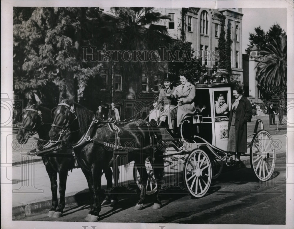 1935 Press Photo Old-Time Victoria used by Co-ed of Univ. of Southern Califronia