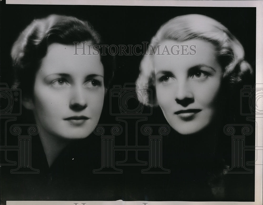 1936 Press Photo Margaret O&#39;Malley &amp; Virginia Clark  Cap &amp; Gown Contest beauty - Historic Images