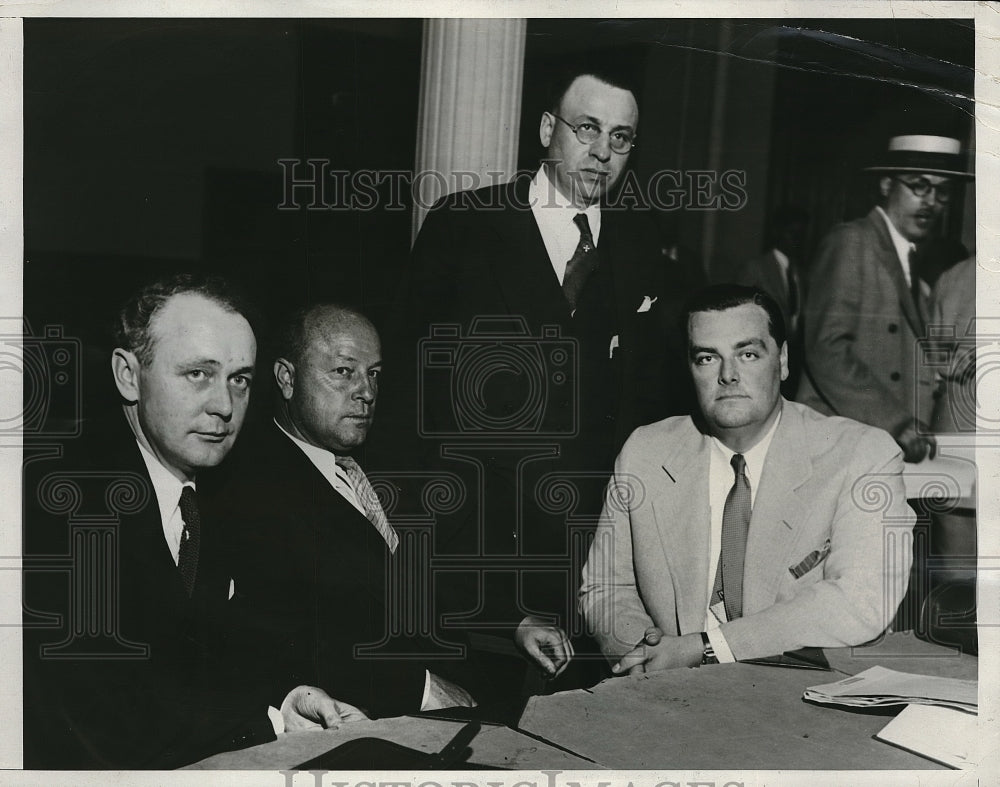 1932 Press Photo David Huttom at LA court after jilting Miss St Pierre