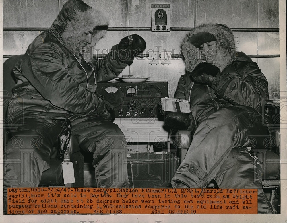 1947 Press Photo Cpl Harlen Plummer, M/Sgt Harold Buffinbarger in Dayton Ohio- Historic Images