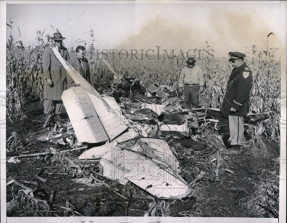 1957 Press Photo Wreckage of single engine plane that crashed in Lowell IN