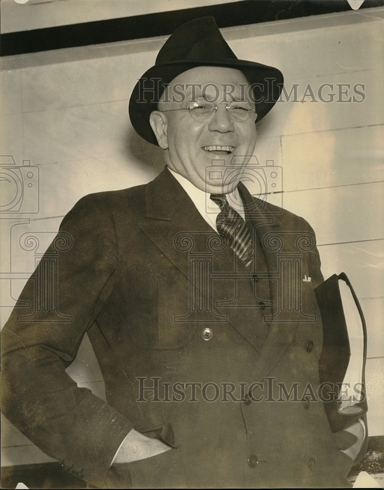 Load image into Gallery viewer, 1938 Press Photo Charles Margiotti returns from Harrisburg PA
