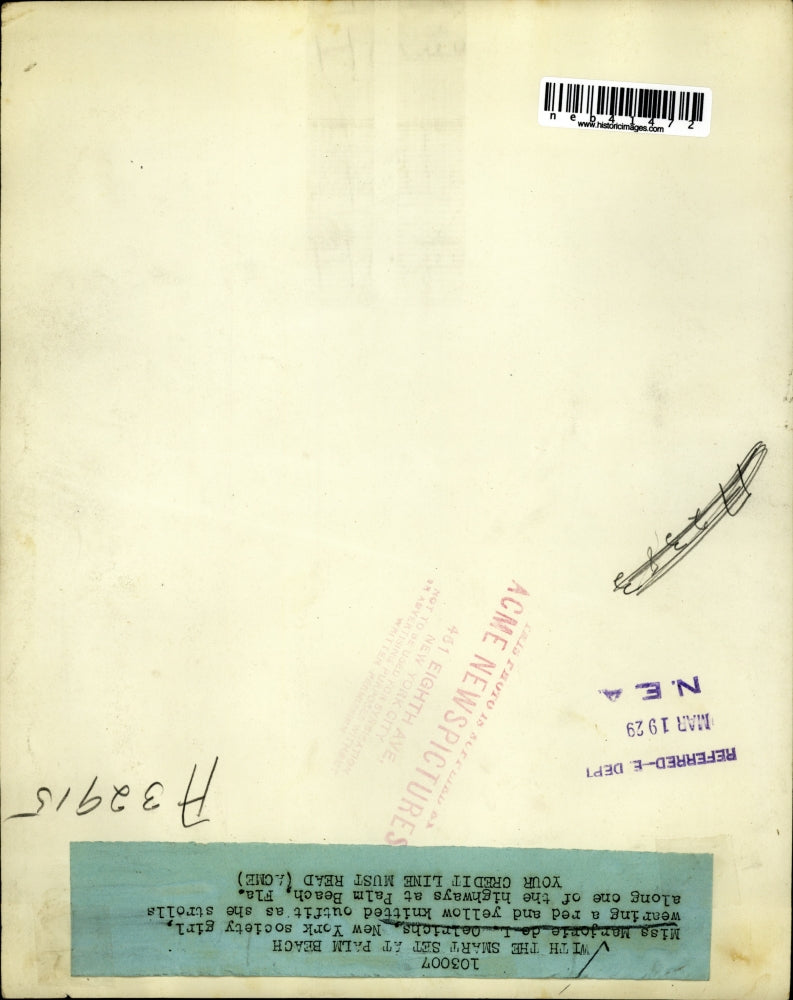 1929 Press Photo Marjorie Delrichs walks in Palm Beach FL