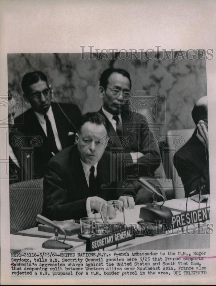 Load image into Gallery viewer, 1964 Press Photo French ambassador to UN Roger Seydoux at Security Council
