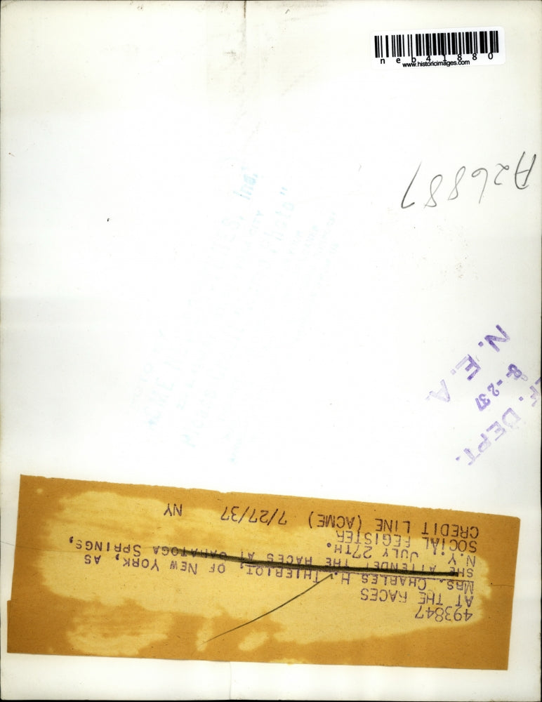 1937 Press Photo Mrs Charles H Thieriot of NY at Saratoga Springs races