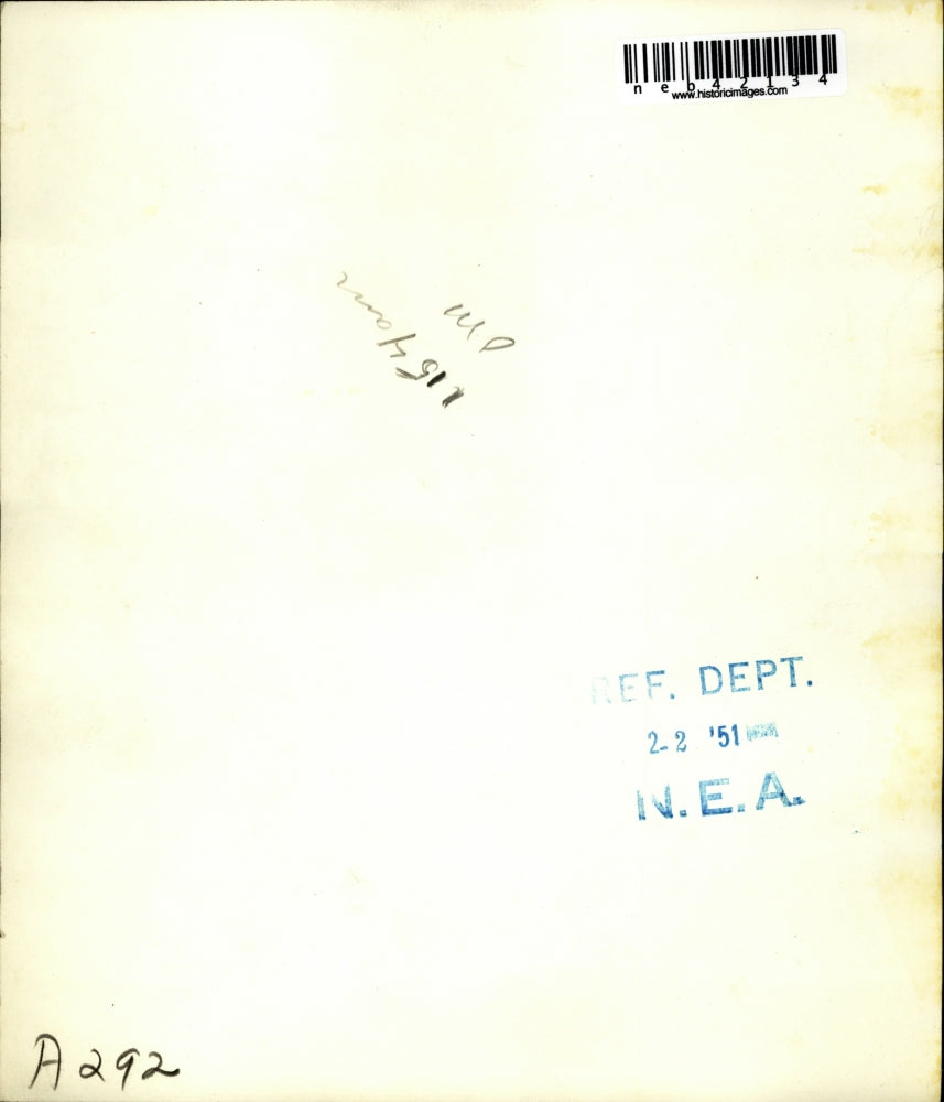 1951 Press Photo Alaene Taulbee wets feet in broken fire hydrant