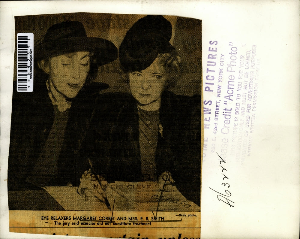 Press Photo Margaret Corbet & Mrs EB Smith at court over eye relaxers