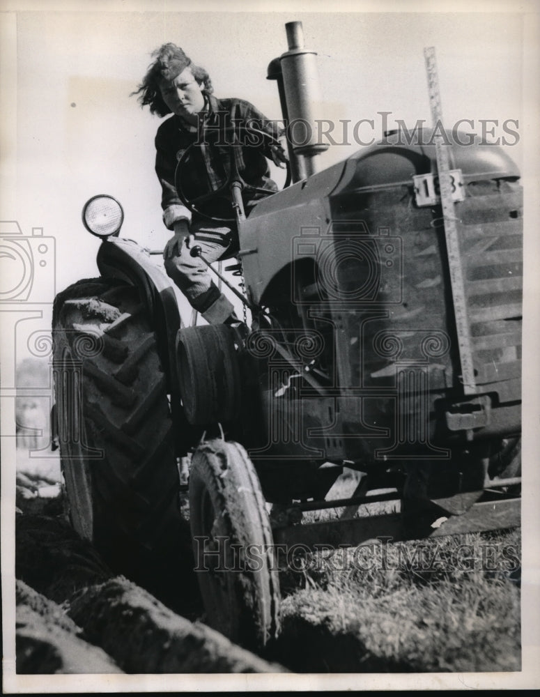 1959 Press Photo Francoise Groulx at International Plowing match in Canada- Historic Images