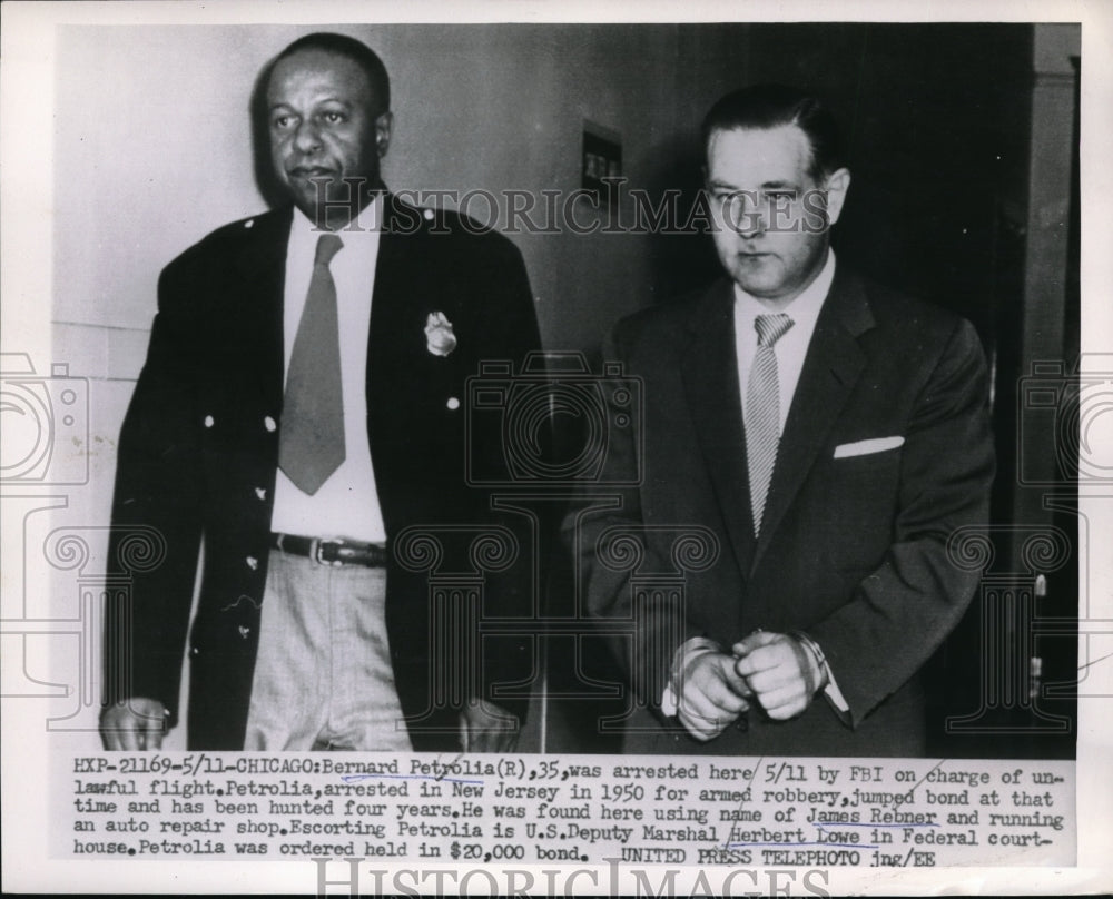 1954 Press Photo Bernard Petrolia arrested by FBI in NJ now in Chicago trial- Historic Images